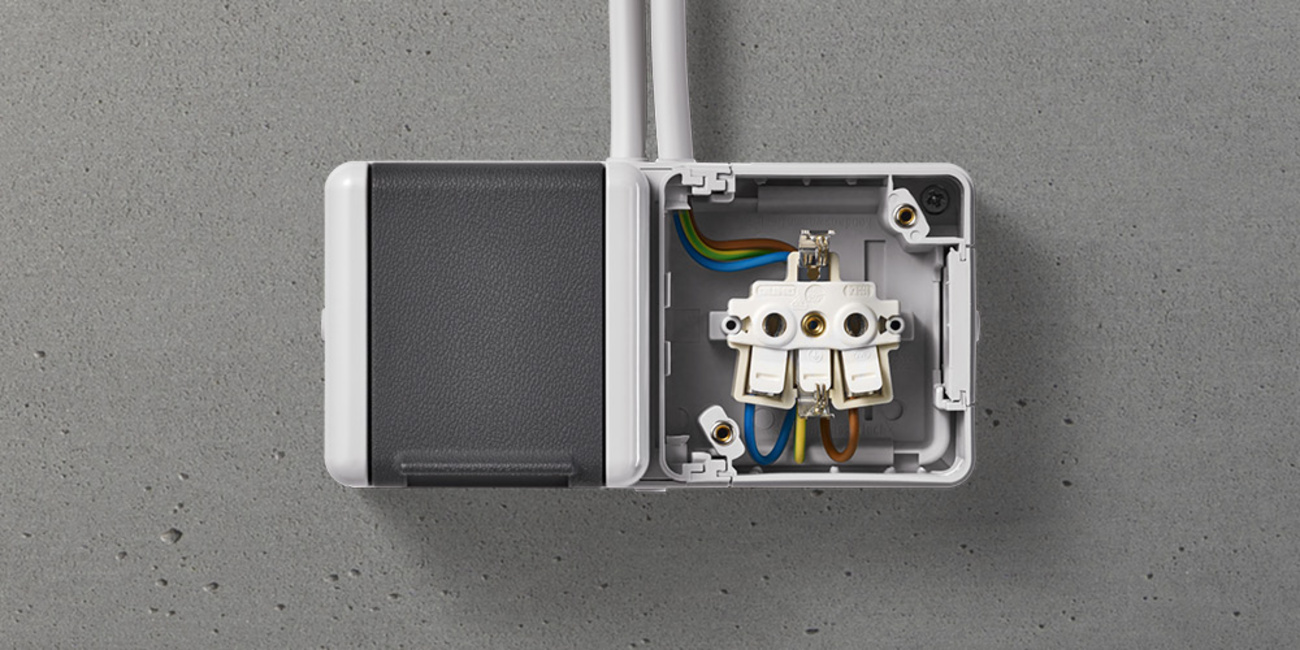 Doppelsteckdose mit Trennsteg bei Herrmann Helmut in Dinkelsbühl